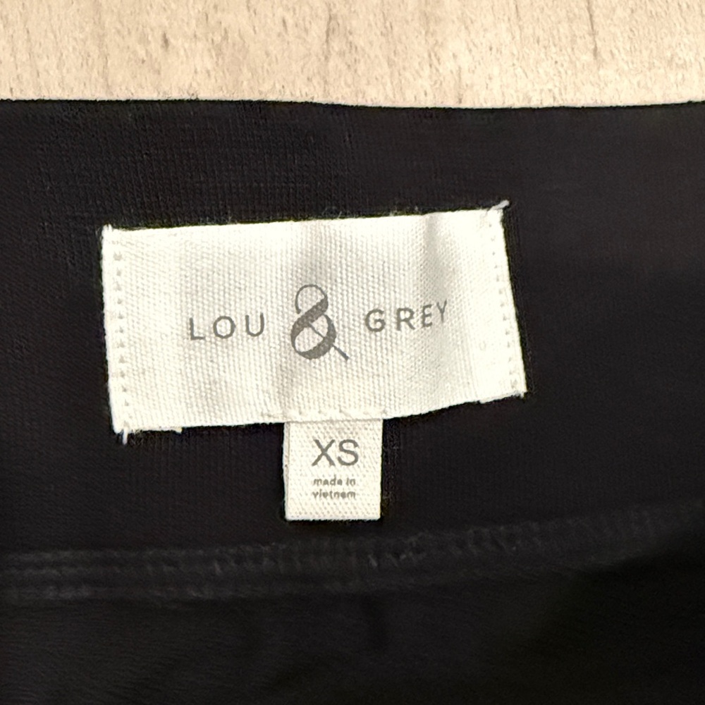 Lou & Grey Cropped Black Easy Pants, size XS - Picture 2 of 7